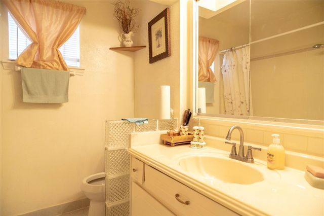 8923 Hendon Lane, Houston, TX 77036