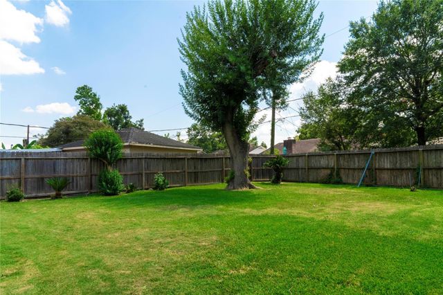 8923 Hendon Lane, Houston, TX 77036