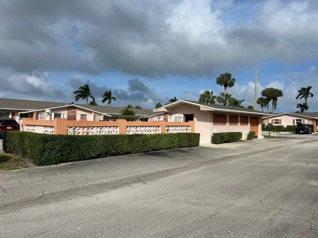2723 Dudley Drive W G, West Palm Beach, FL 33415
