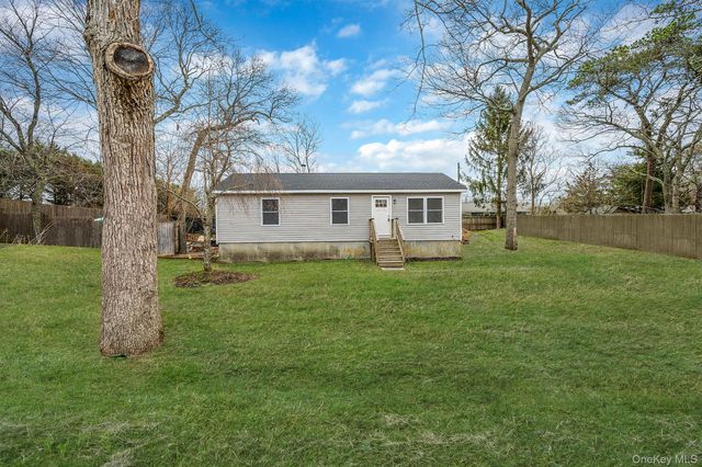 28 Dale Avenue, Riverhead, NY 11901