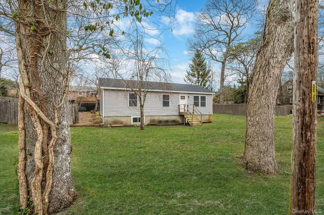 28 Dale Avenue, Riverhead, NY 11901