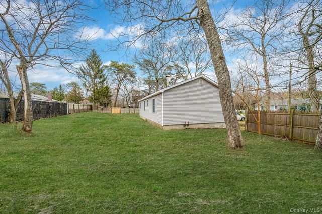 28 Dale Avenue, Riverhead, NY 11901