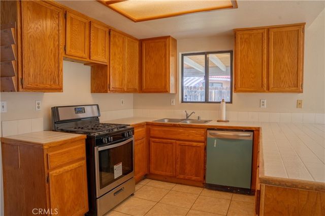 954 Basalt Court, Hemet, CA 92543