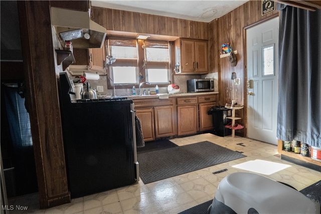 325 Market Street NE, Navarre, OH 44662