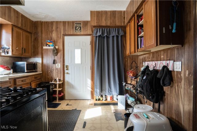 325 Market Street NE, Navarre, OH 44662