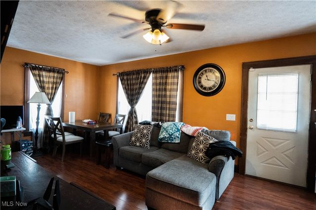 325 Market Street NE, Navarre, OH 44662