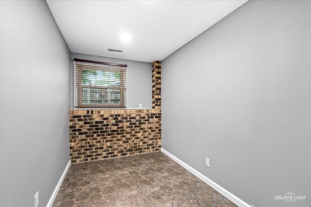 231 Lincolnshire Lane, Bolingbrook, IL 60440