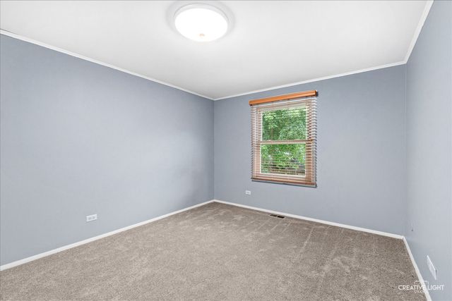 231 Lincolnshire Lane, Bolingbrook, IL 60440