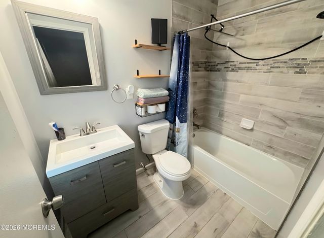 2 Medley Lane, Willingboro, NJ 08046