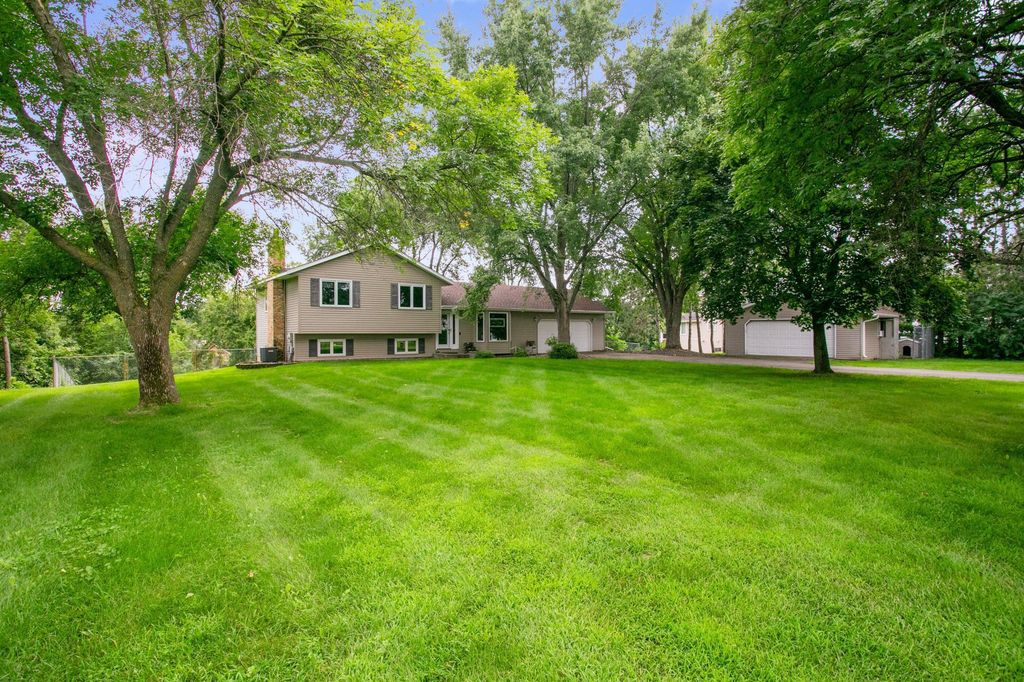 13504 Riverview Drive NW, Elk River, MN 55330