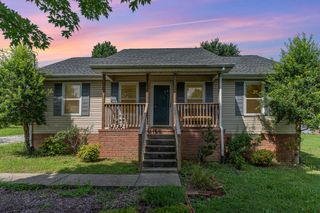 102 Garland Ct, White House, TN 37188
