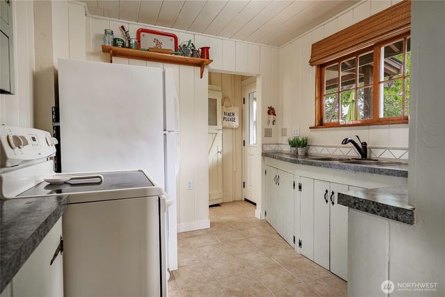 4803 Cedar Lane, Blaine, WA 98230