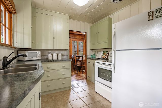 4803 Cedar Lane, Blaine, WA 98230