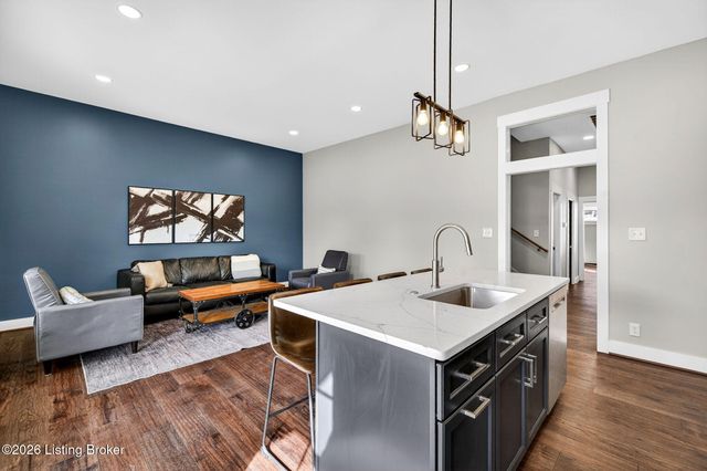 914 Ash St, Louisville, KY 40217