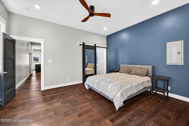 914 Ash St, Louisville, KY 40217