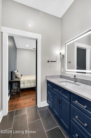 914 Ash St, Louisville, KY 40217