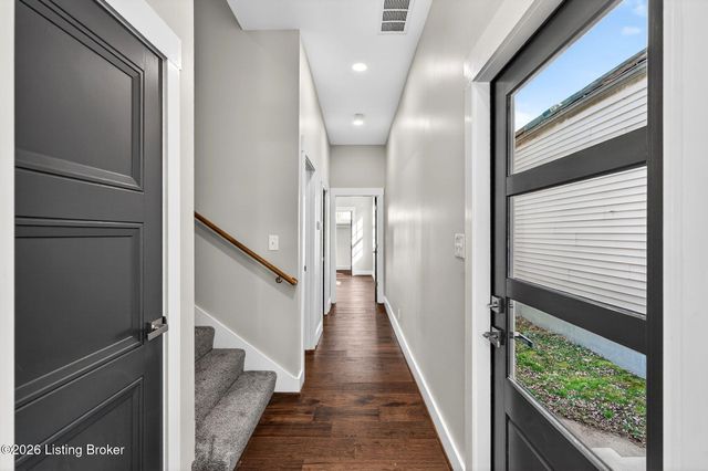 914 Ash St, Louisville, KY 40217