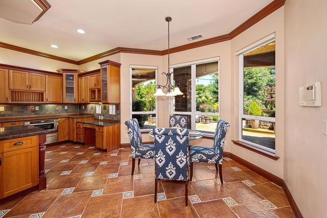 8614 Ashbury Ct, Roseville, CA 95747