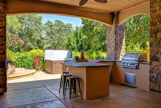 8614 Ashbury Ct, Roseville, CA 95747