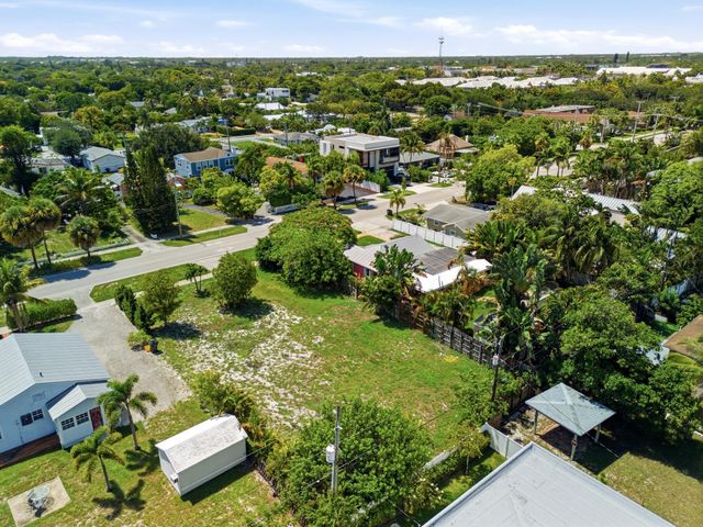 233 S SWINTON Avenue, Delray Beach, FL 33444