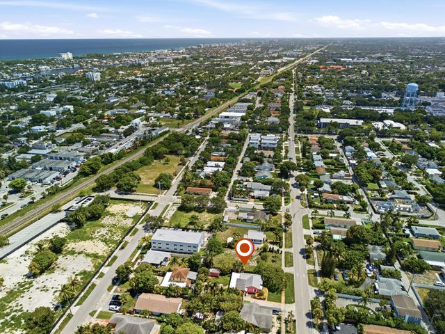 233 S SWINTON Avenue, Delray Beach, FL 33444