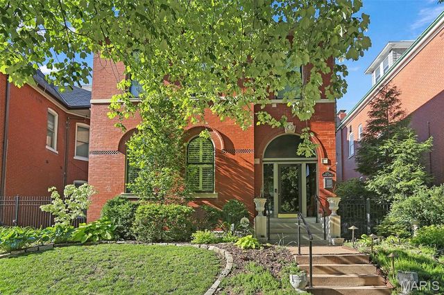 3451 Halliday Avenue, St Louis, MO 63118