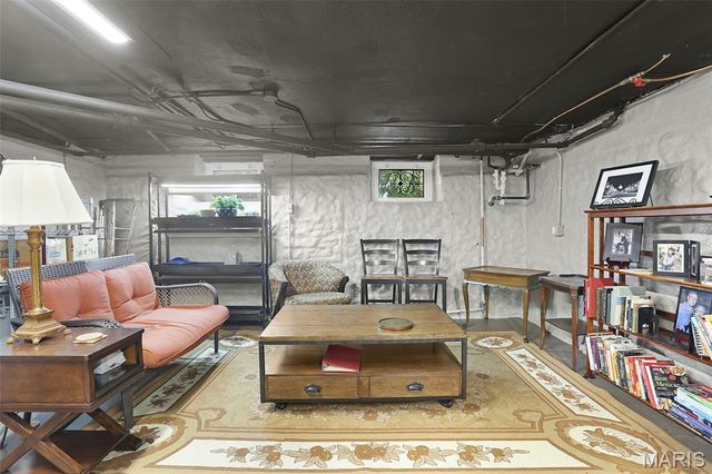 3451 Halliday Avenue, St Louis, MO 63118