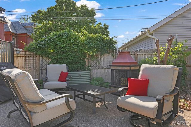 3451 Halliday Avenue, St Louis, MO 63118