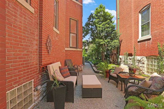 3451 Halliday Avenue, St Louis, MO 63118