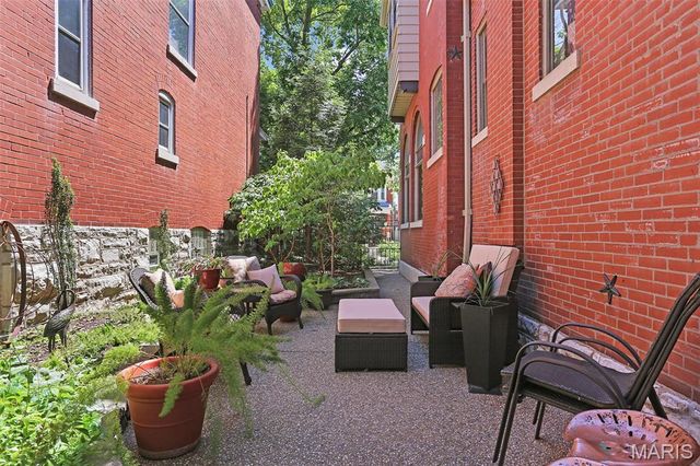 3451 Halliday Avenue, St Louis, MO 63118
