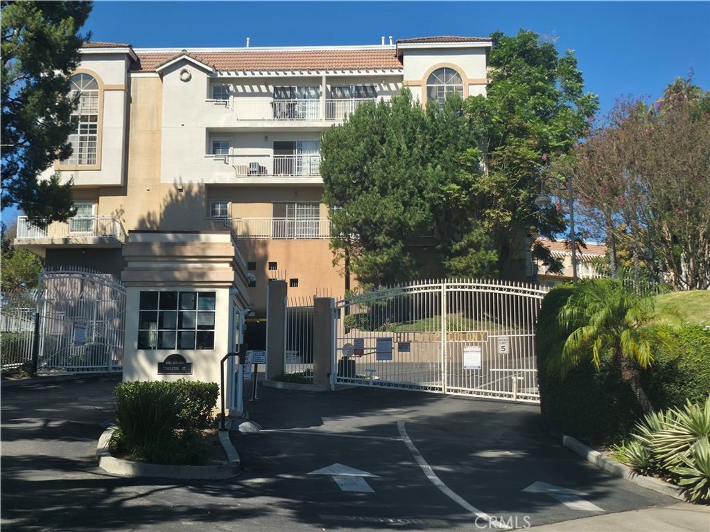 4760 Templeton 3204, Los Angeles, CA 90032 — exterior