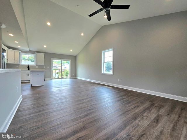 121 BISHOP AVE, Baltimore, MD 21225