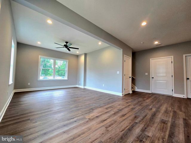 121 BISHOP AVE, Baltimore, MD 21225