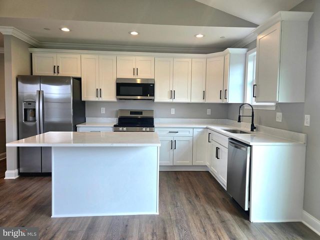 121 BISHOP AVE, Baltimore, MD 21225