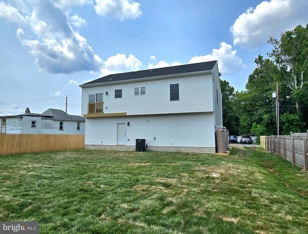 121 BISHOP AVE, Baltimore, MD 21225
