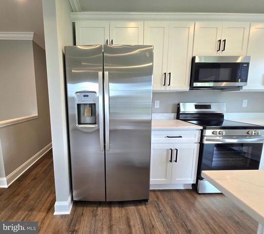 121 BISHOP AVE, Baltimore, MD 21225