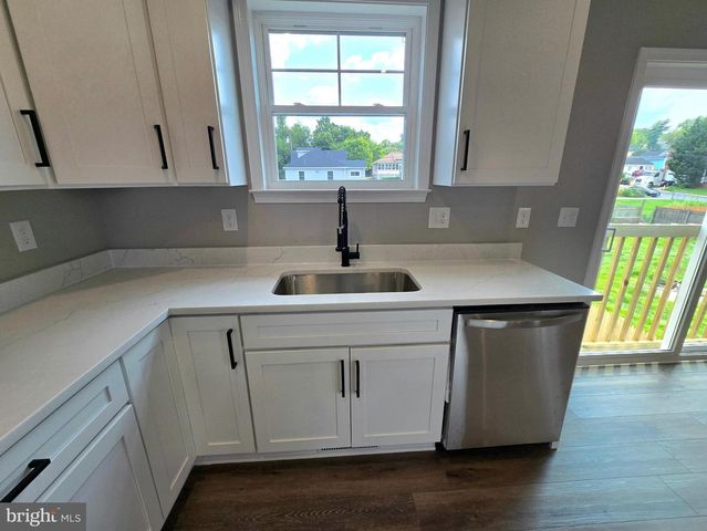121 BISHOP AVE, Baltimore, MD 21225