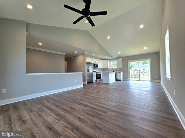 121 BISHOP AVE, Baltimore, MD 21225