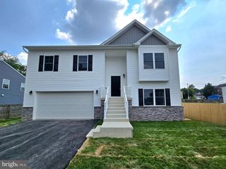 121 BISHOP AVE, Baltimore, MD 21225