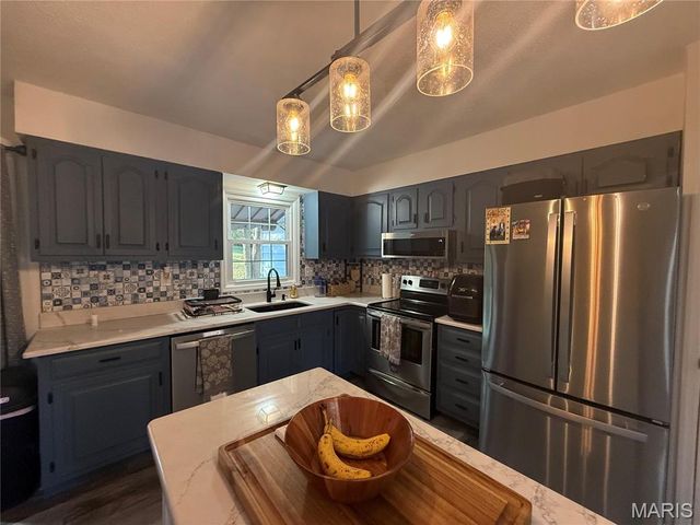 17 D'Ville Place, Hannibal, MO 63401