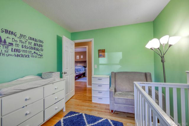 19 Eastwood Rd, Danbury, NY 06811