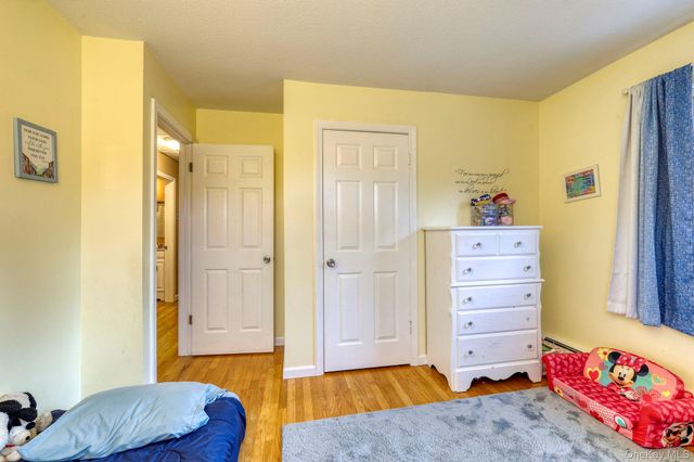 19 Eastwood Rd, Danbury, NY 06811