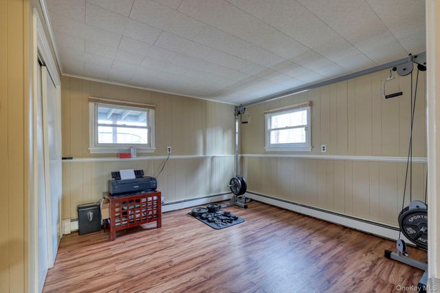 19 Eastwood Rd, Danbury, NY 06811