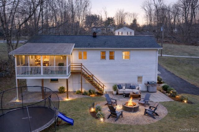 19 Eastwood Rd, Danbury, NY 06811