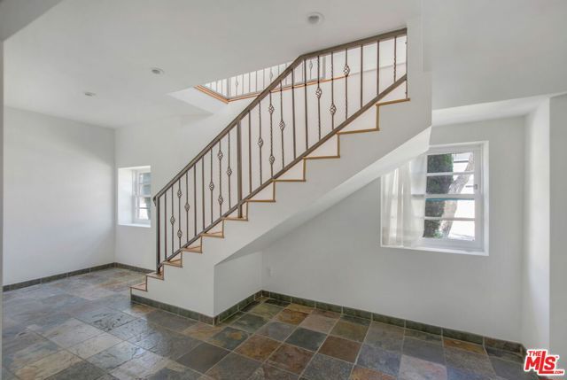 5039 Marburn Avenue, Los Angeles, CA 90043