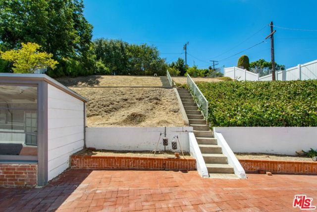 5039 Marburn Avenue, Los Angeles, CA 90043