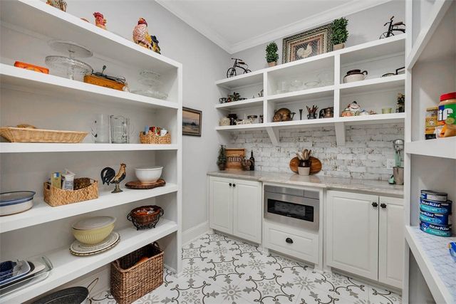 930 Champney, St Simons Island, GA 31522