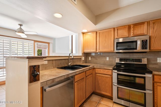 3135 E Sampras Lane, Tucson, AZ 85716