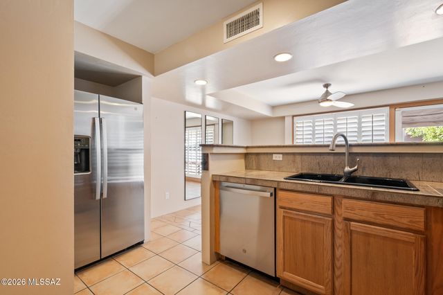 3135 E Sampras Lane, Tucson, AZ 85716