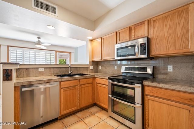 3135 E Sampras Lane, Tucson, AZ 85716
